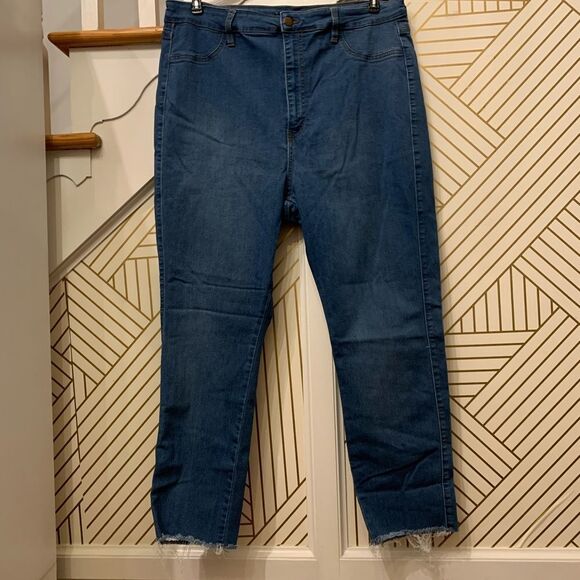 Fashion Nova Skinny Jeans - Picture 3 of 5